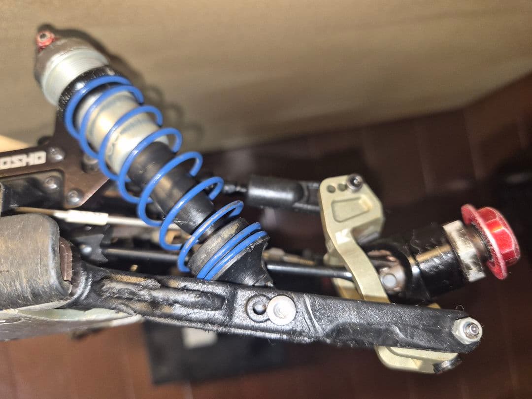 ひ*ん様 Kyosho INFERNO MP11 1/8 RCバギー(中古) - メルカリ