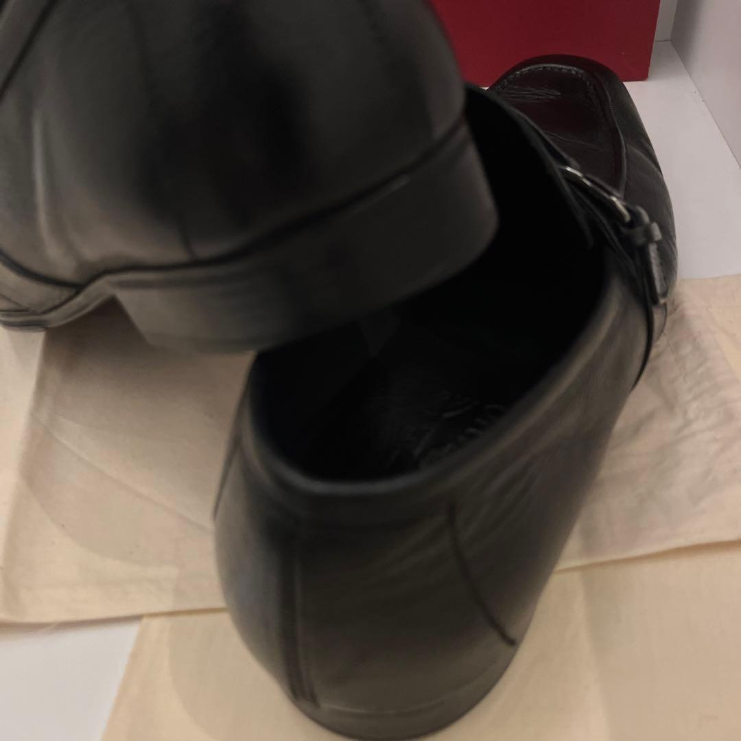SF-10.【USED 極美品】フェラガモ・メンズ 黒色ビジネス靴8.5EEE