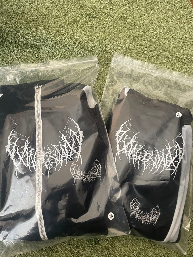 早い者勝ち！ yvngpatra着用 yxngbratz ベロアセットアップ - メルカリ