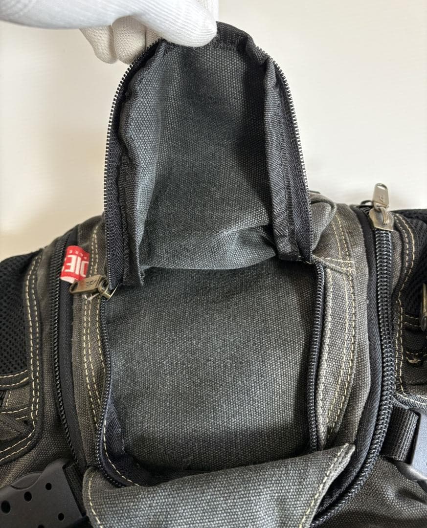 レア美品】DIESEL ワンショルダーバッグarchive y2k - メルカリ