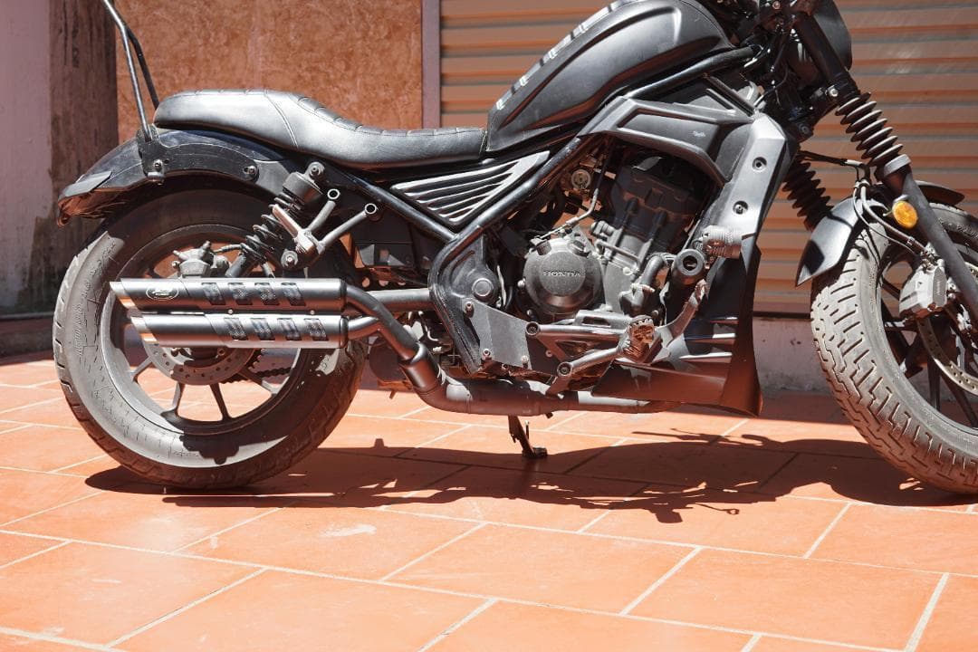 セール レブル250 2023年以降 2本出しマフラー - メルカリ