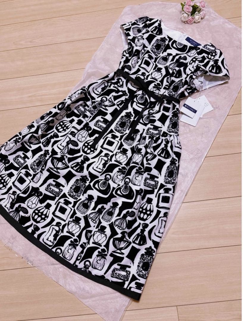 新品】2025❤️エムズグレイシー❤️インスタ掲載❤️香水瓶 アイコン