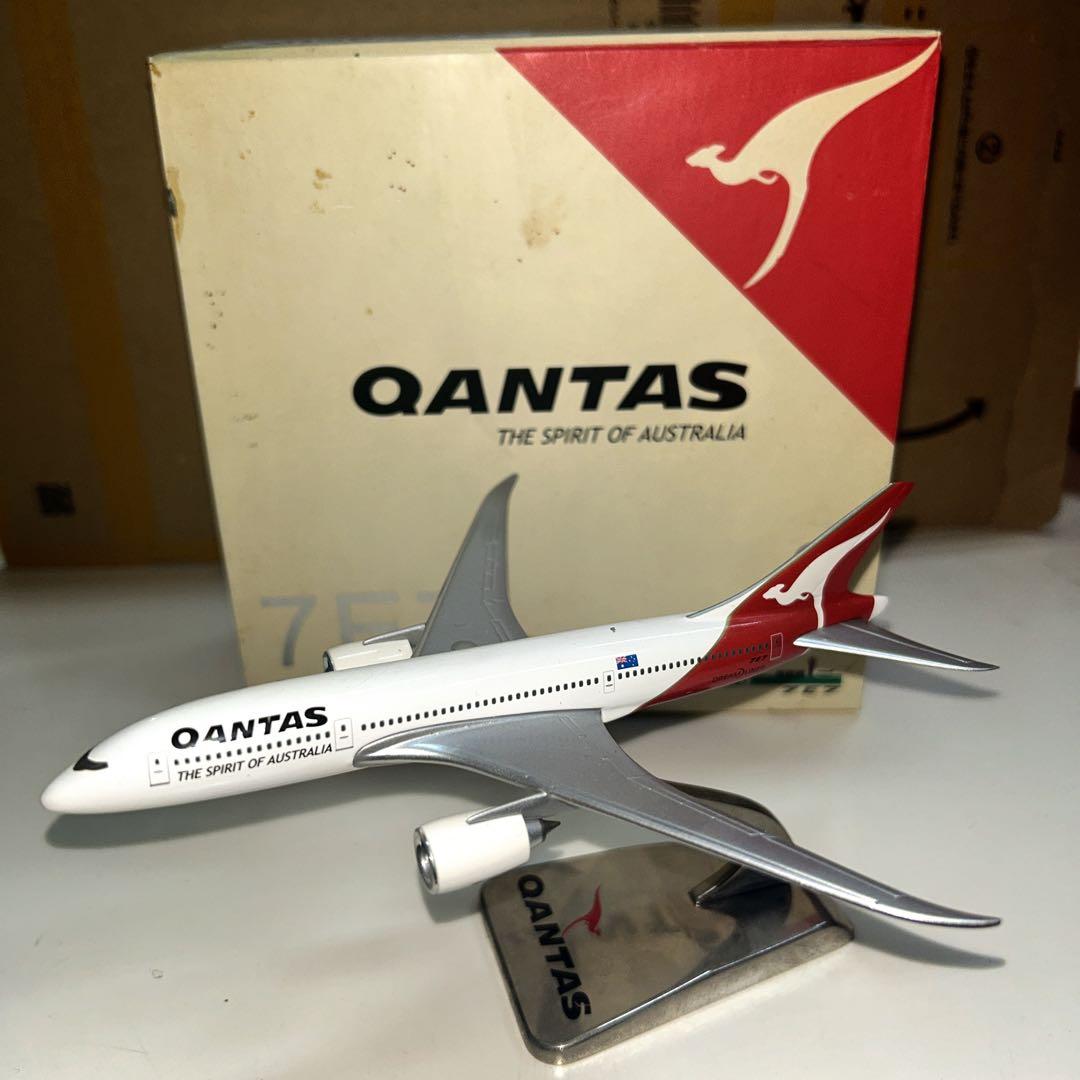 カンタス航空ボーイング787-8（7E7コンセプト）コレクターズエディション模型 Amazon | herpa wings 1/200 787-9 カンタス航空 新塗装 VH-ZNA