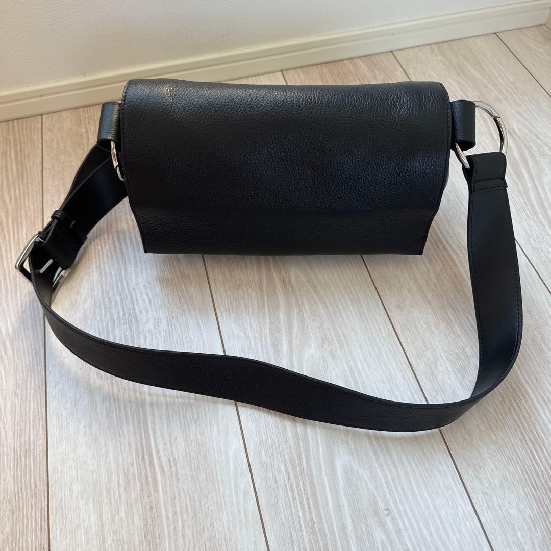 BEARDSLEY 2way レザーボディバッグ ブラック ビアズリー BEARDSLEY レザーボディバッグ （black） -ファッション