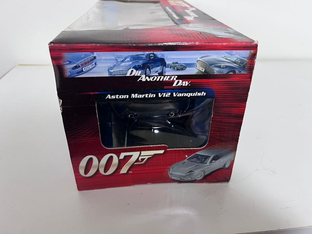 007 Aston Martin V12 Vanquish ジェームズボンド - メルカリ