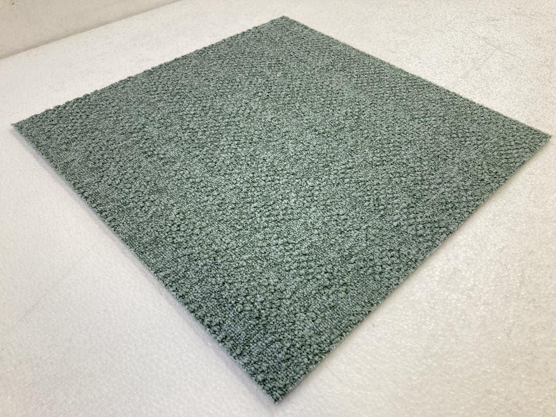 マカリカ　タイルカーペット　４８枚 新品・未使用　国内メーカー　正規品 sa_zx_top_100.jpg