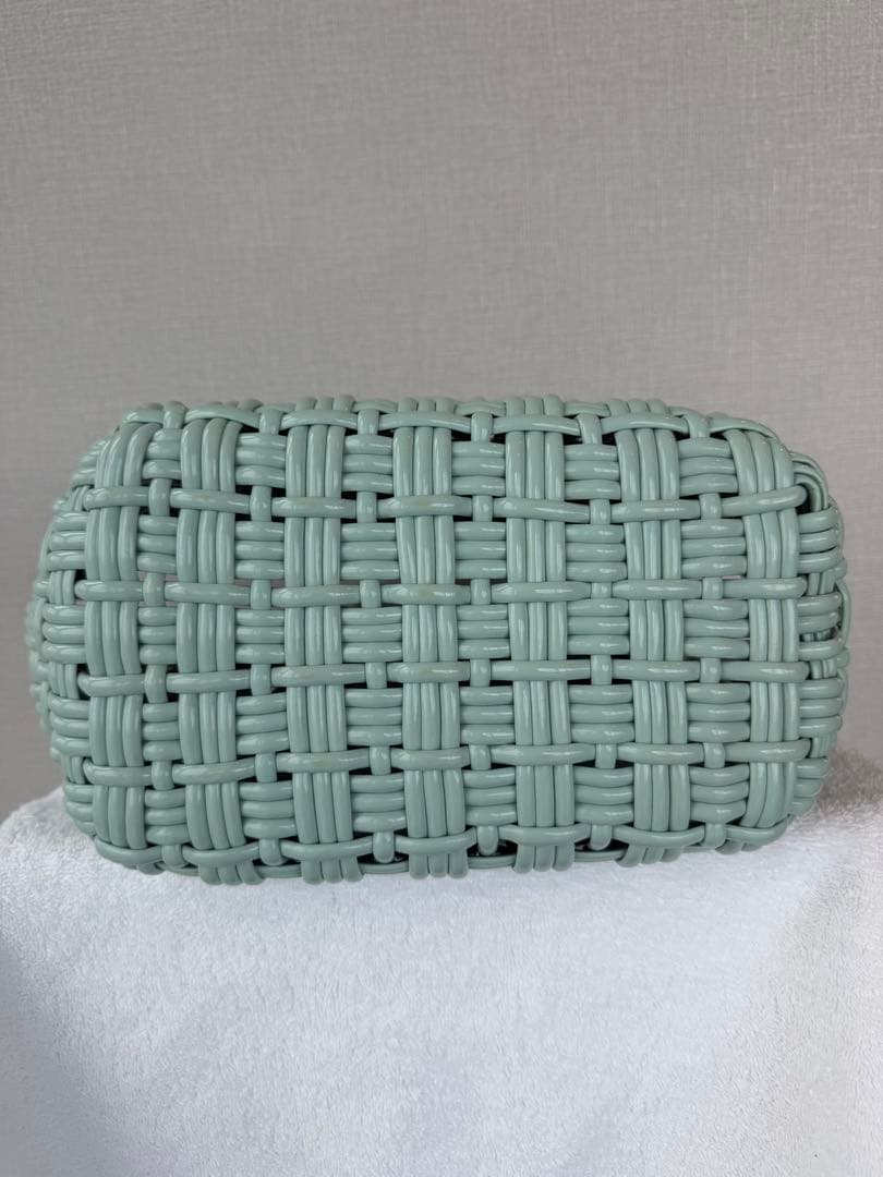 BALENCIAGA ミントグリーン かごバッグ - メルカリ