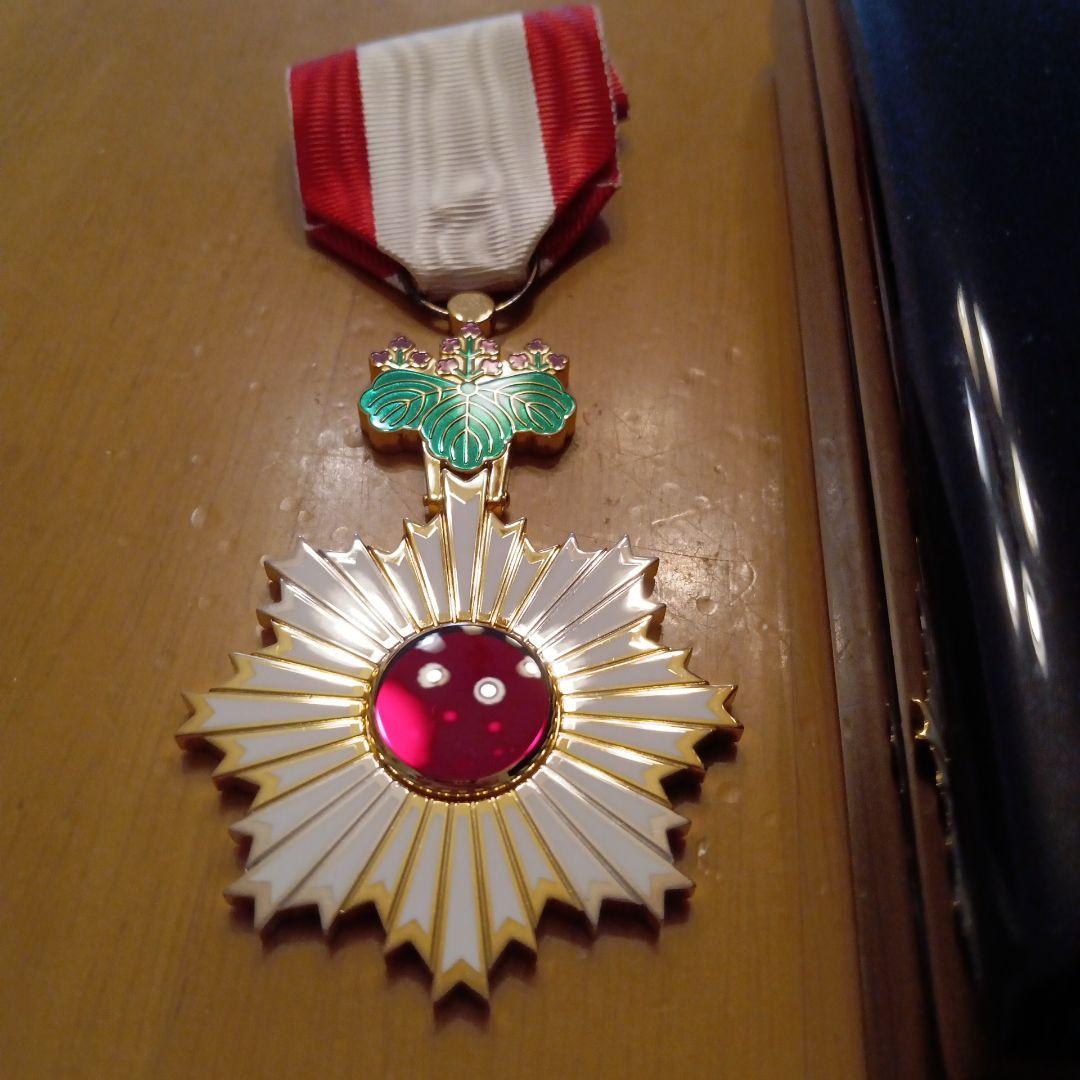 希少品 極美品!】旭日双光章（勲五等旭日双光章）制度改正後タイプ 完