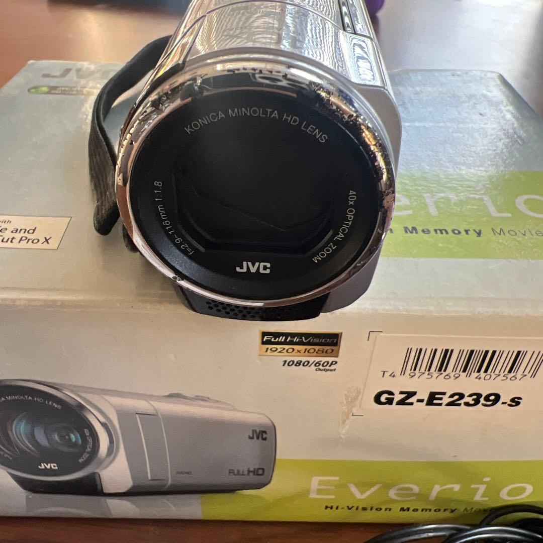 青い目の兄弟 JVC Everio GZ-E239-s ビデオカメラ 本体 JVC