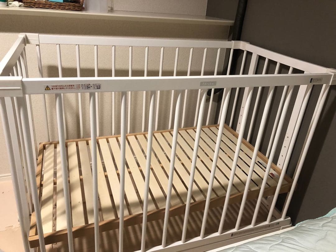 ファルスカ farska ベビーベッド ベッドサイドベッド キャスター付き