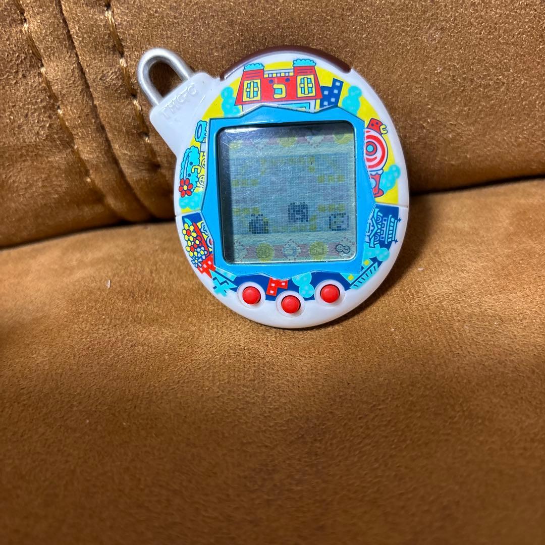 いぇー！ふぁみりーイロイロ！ たまごっちプラス ふぁみたまおうち