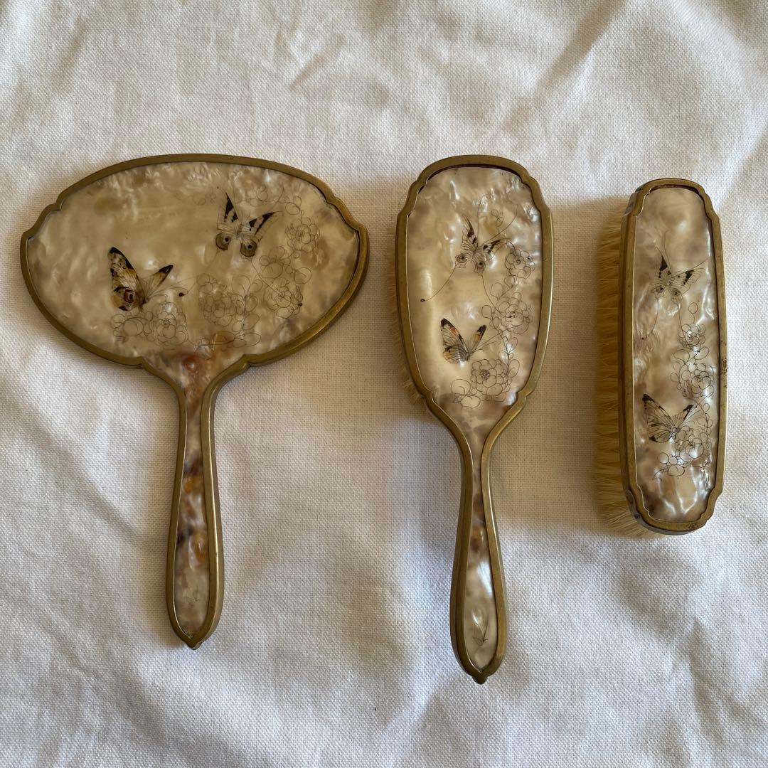 フランスアンティーク　手鏡、ブラシセット 手鏡 ブラシ アンティーク 箱つき 昭和レトロ 菊 - メルカリ