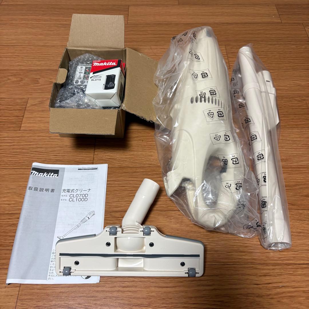 Makita 充電式クリーナー CL 070DZ新品 マキタ（makita） 掃除機 CL070DZ 充電式クリーナー カプセル式 7.2V