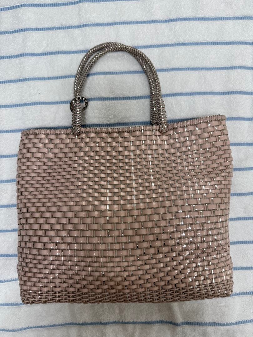 アンテプリマ／イントレッチオ/スモール/パウダリーピンクシルバー スタンダード/スクエア ミディアム(Dリング付き)/パウダリーピンク