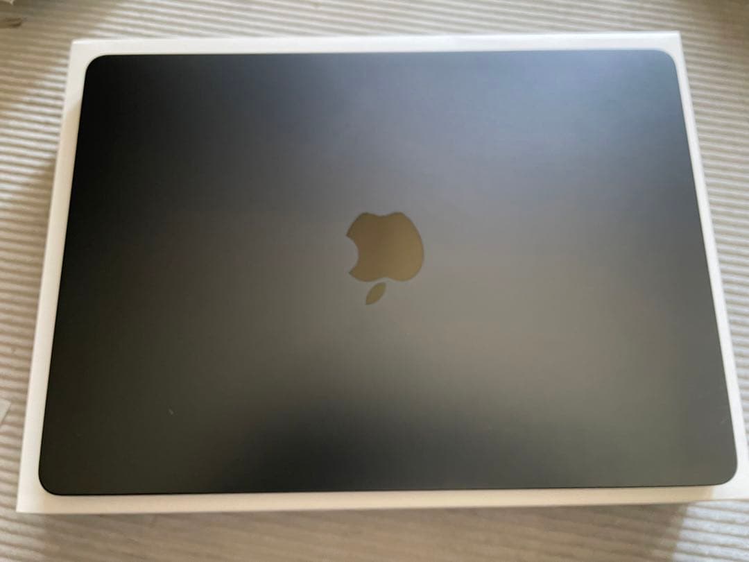 M2チップ搭載13インチMacBook Air - ミッドナイト 2023