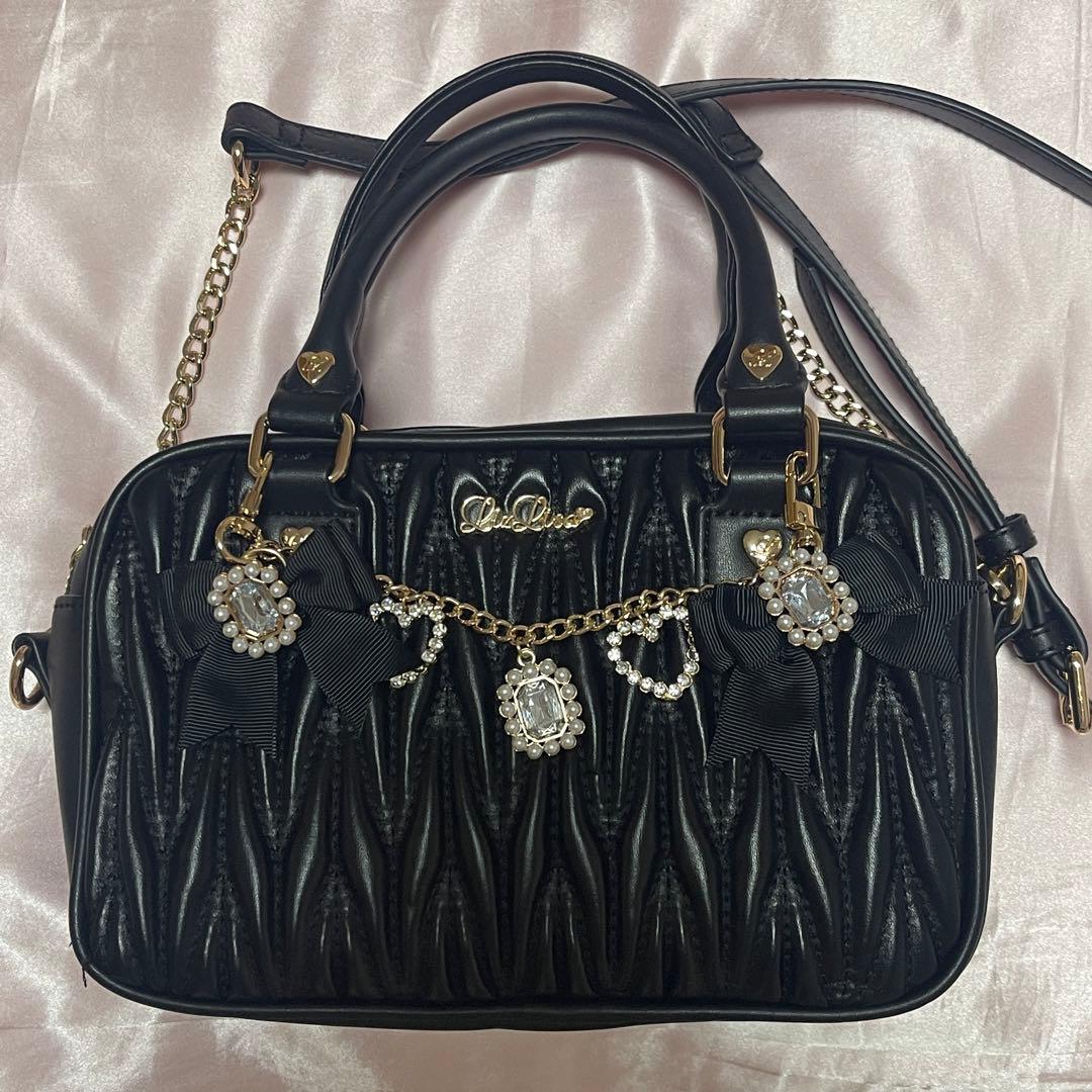 LIZLISA キルティングリボンチャームポシェット - メルカリ