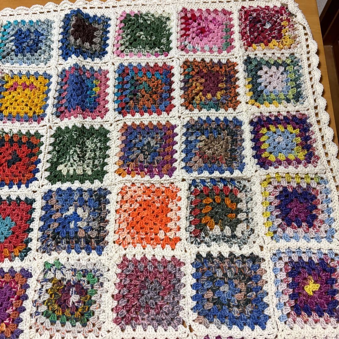 オパール毛糸手編みグラニースクエアブランケット - メルカリ