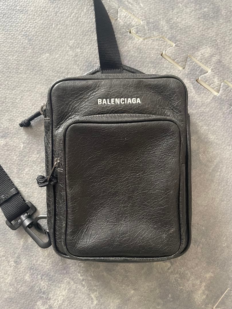 【最終価格】バレンシアガ　BALENCIAGA エクスプローラーバッグ　メンズ BALENCIAGA（バレンシアガ） ショルダーバッグ EXPLORER FLAP MES M