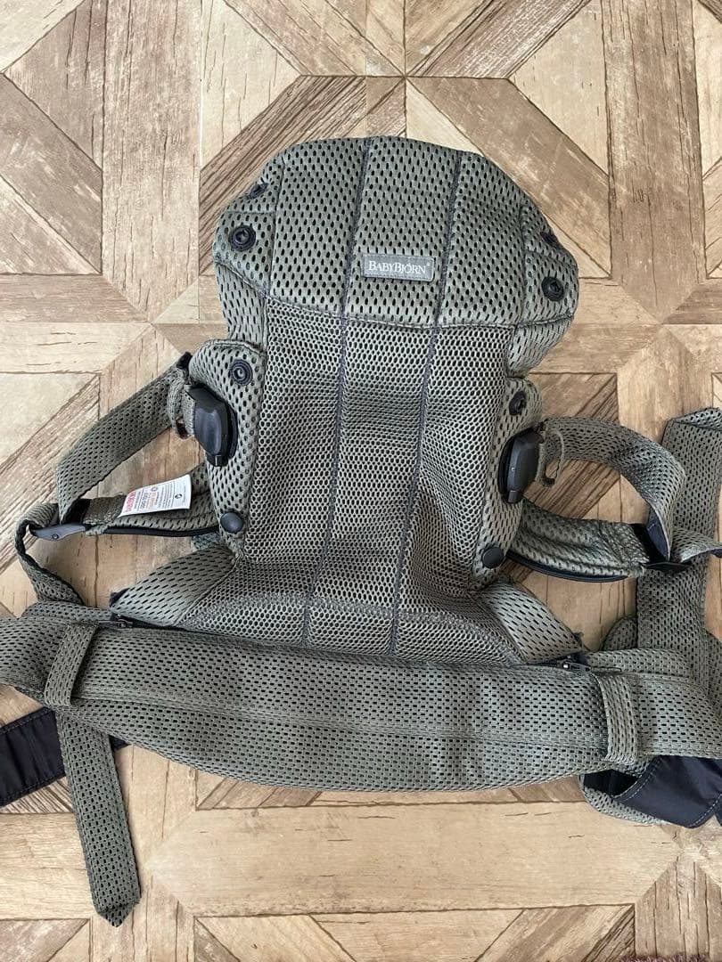 BABYBJÖRN ハーモニー　抱っこひも カーキ メッシュ　ベビービョルン HARMONY（BABYBJORN） 抱っこひも ベビービョルン ハーモニー ベビー