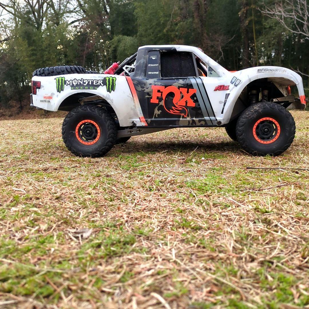 TRAXXAS Unlimited Desert Racer UDR カスタム - メルカリ