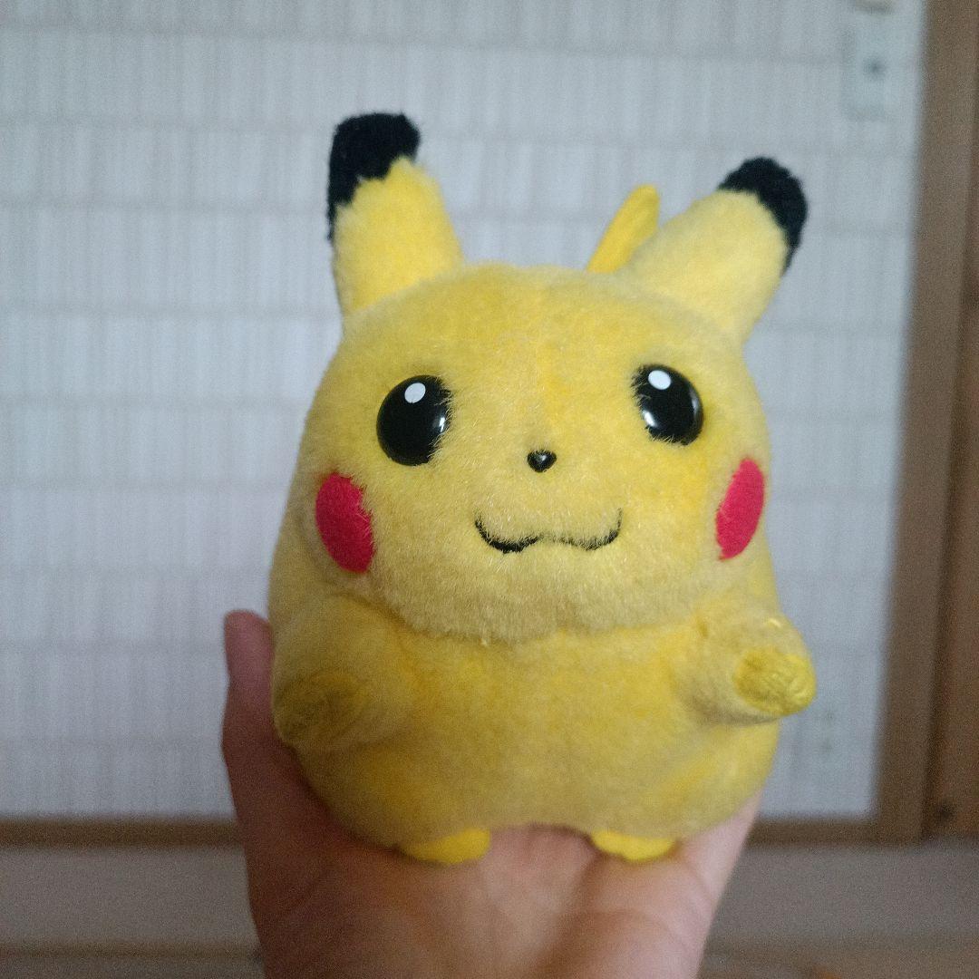 初期ピカチュウ ぬいぐるみ 赤色TOMY