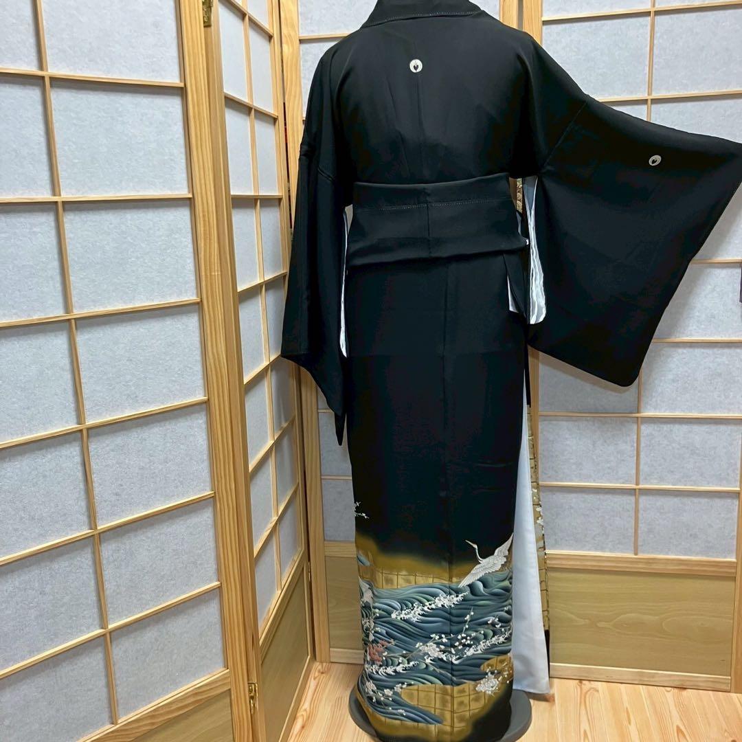 6111］黒留袖 美品 駒刺繍 落款有 比翼付 五つ紋 下り藤 正絹 着物 袷