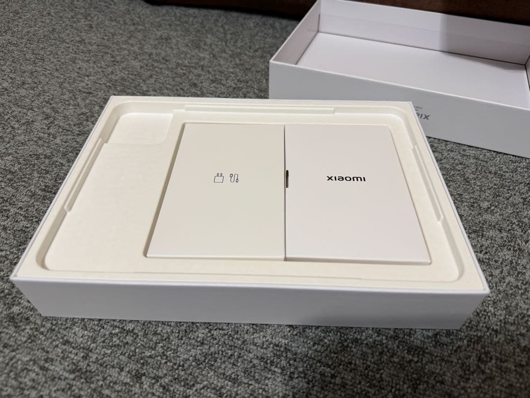 Xiaomi Pad7 8G+128G グレー 純正三つ折りスタンドケース付き