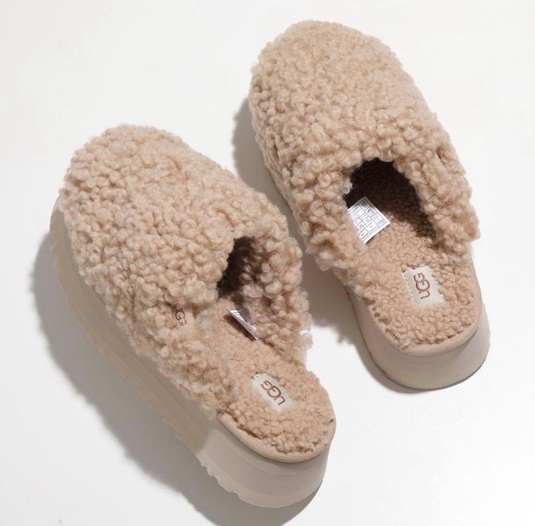 UGG(アグ) サンダル マキシカーリープラットフォーム ベージュ24
