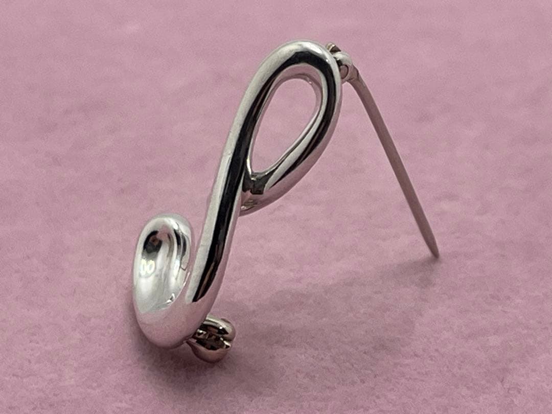 h146 希少 美品 ティファニー アルファベット「S」イニシャル「s」ブローチ