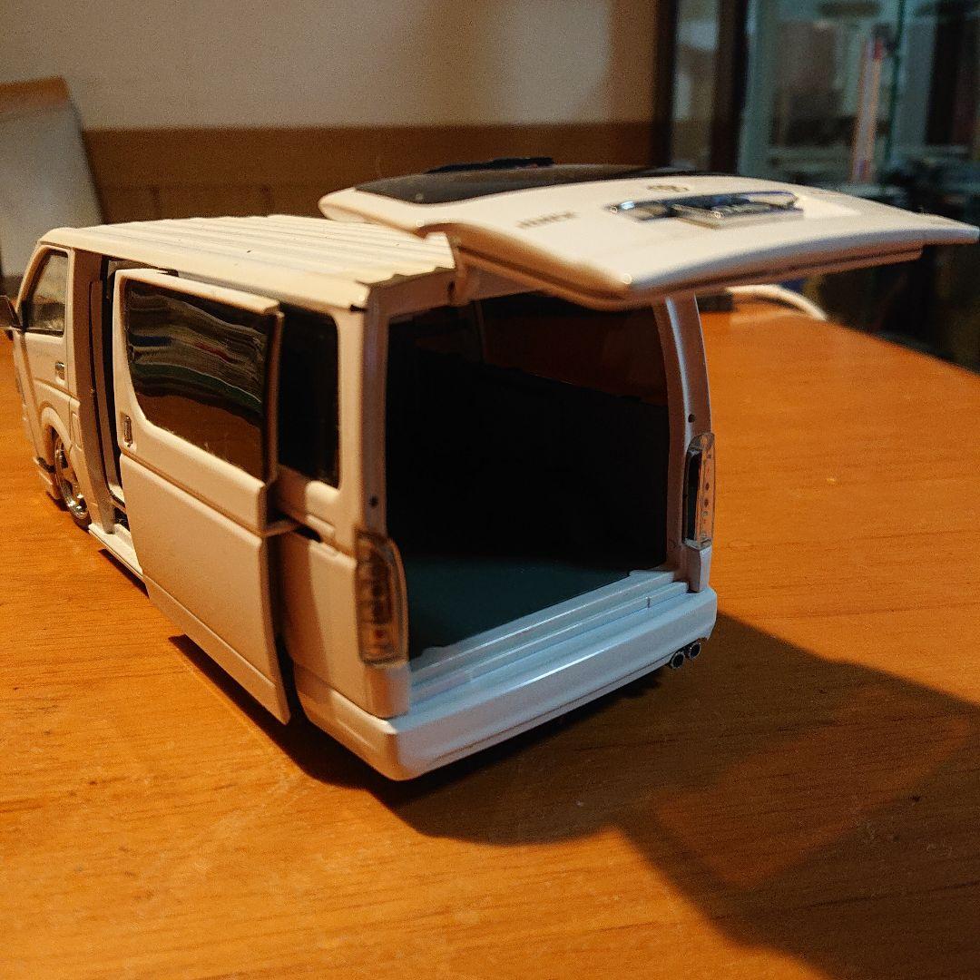 トヨタハイエース ミニカー1/24 D.A.DエアロVer. - メルカリ