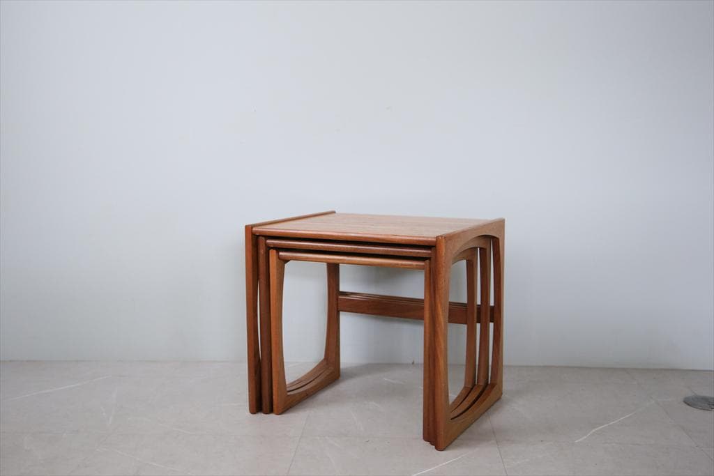 英国アンティークG-PLANジープランネストテーブル3台/収納机(92-152