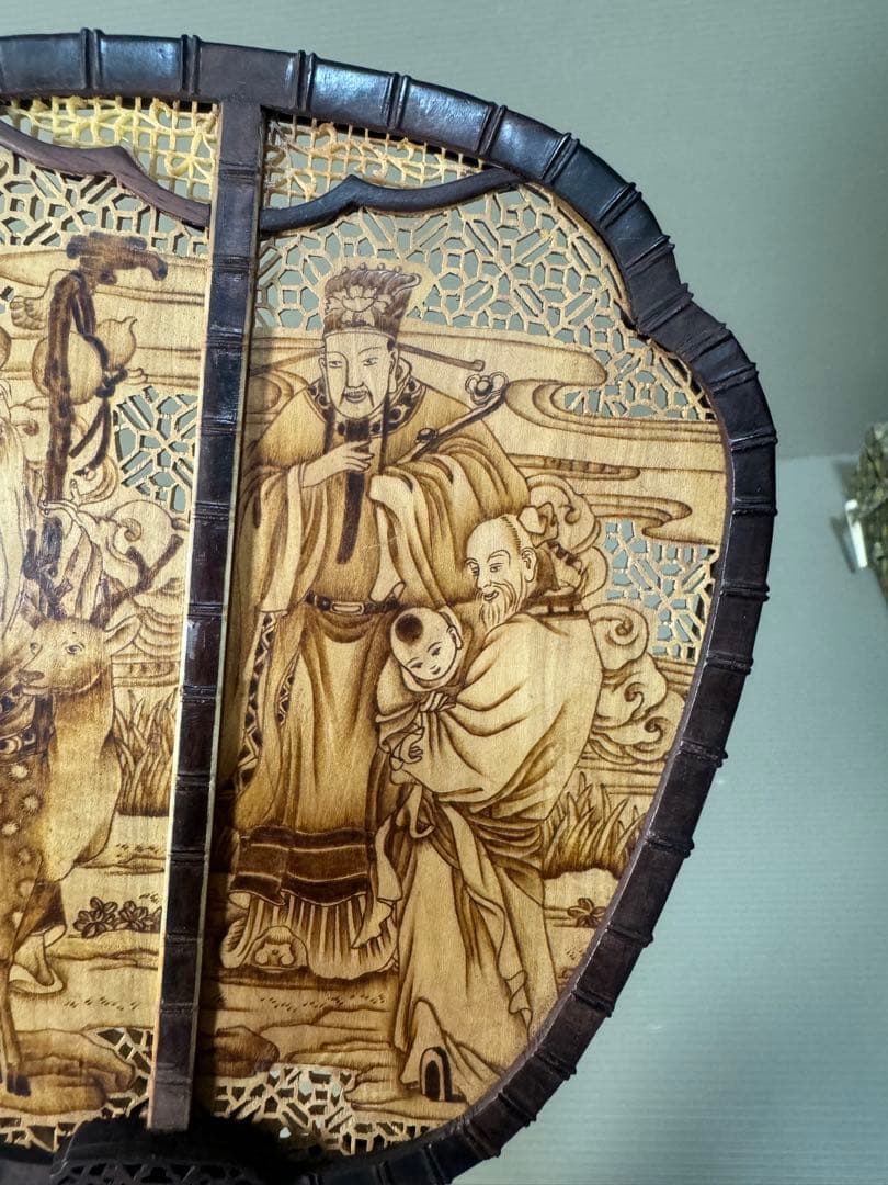 2268 中国美術 唐木造 白檀透彫刻 翡翠 軍配型硯屏 団扇 唐物 時代物