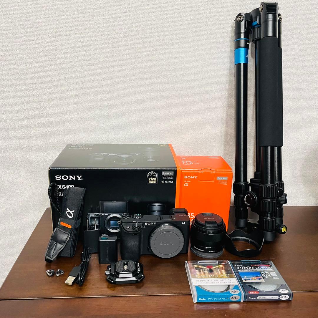 【美品】α6400本体（シャッター回数770回）＋35mm単焦点レンズ＋三脚等 美品】α6400本体（シャッター回数770回）＋35mm単焦点レンズ＋三脚等