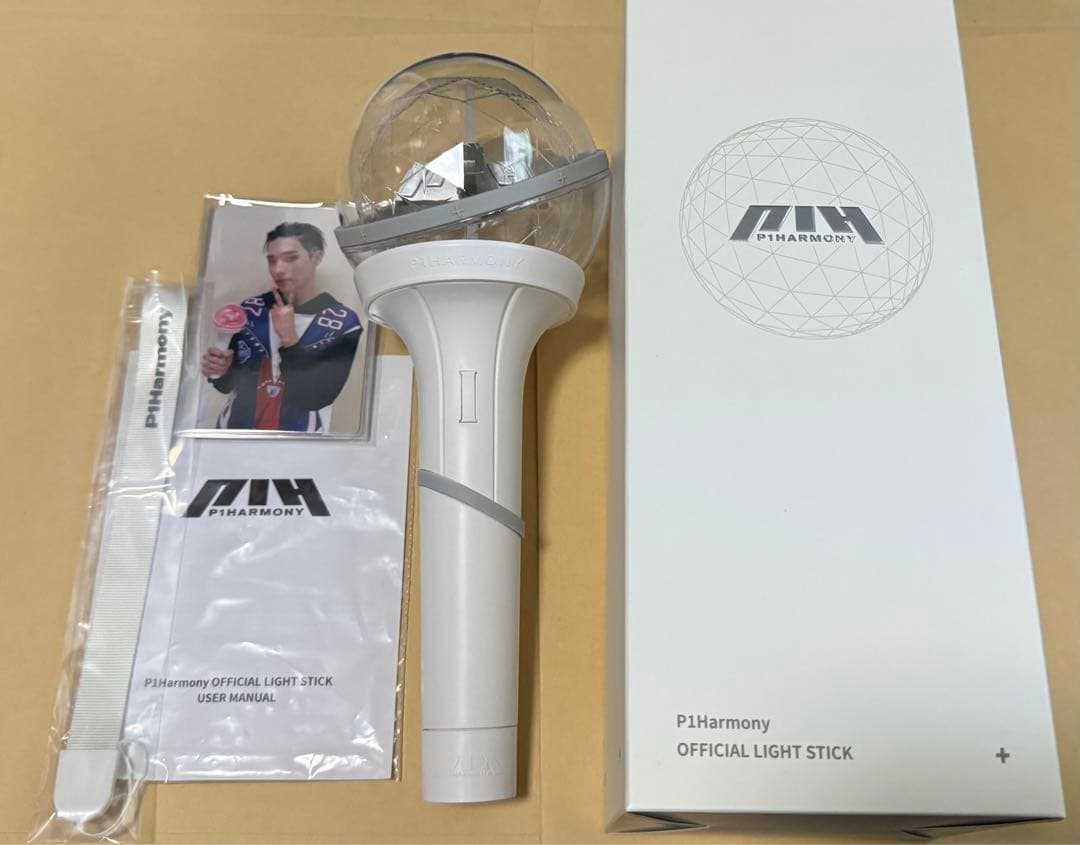 P1harmony 公式ペンライト トレカ6枚付き - メルカリ