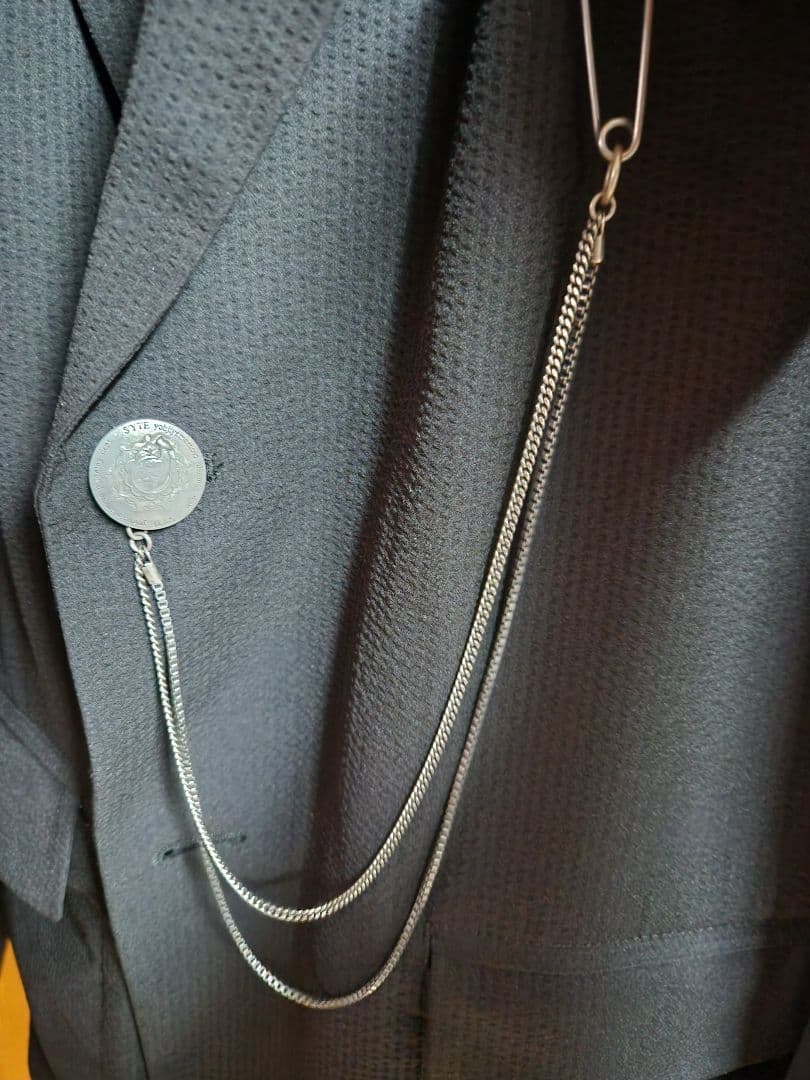 S'YTE Yohji Yamamoto コンチョブローチ ラペルチェーン - メルカリ