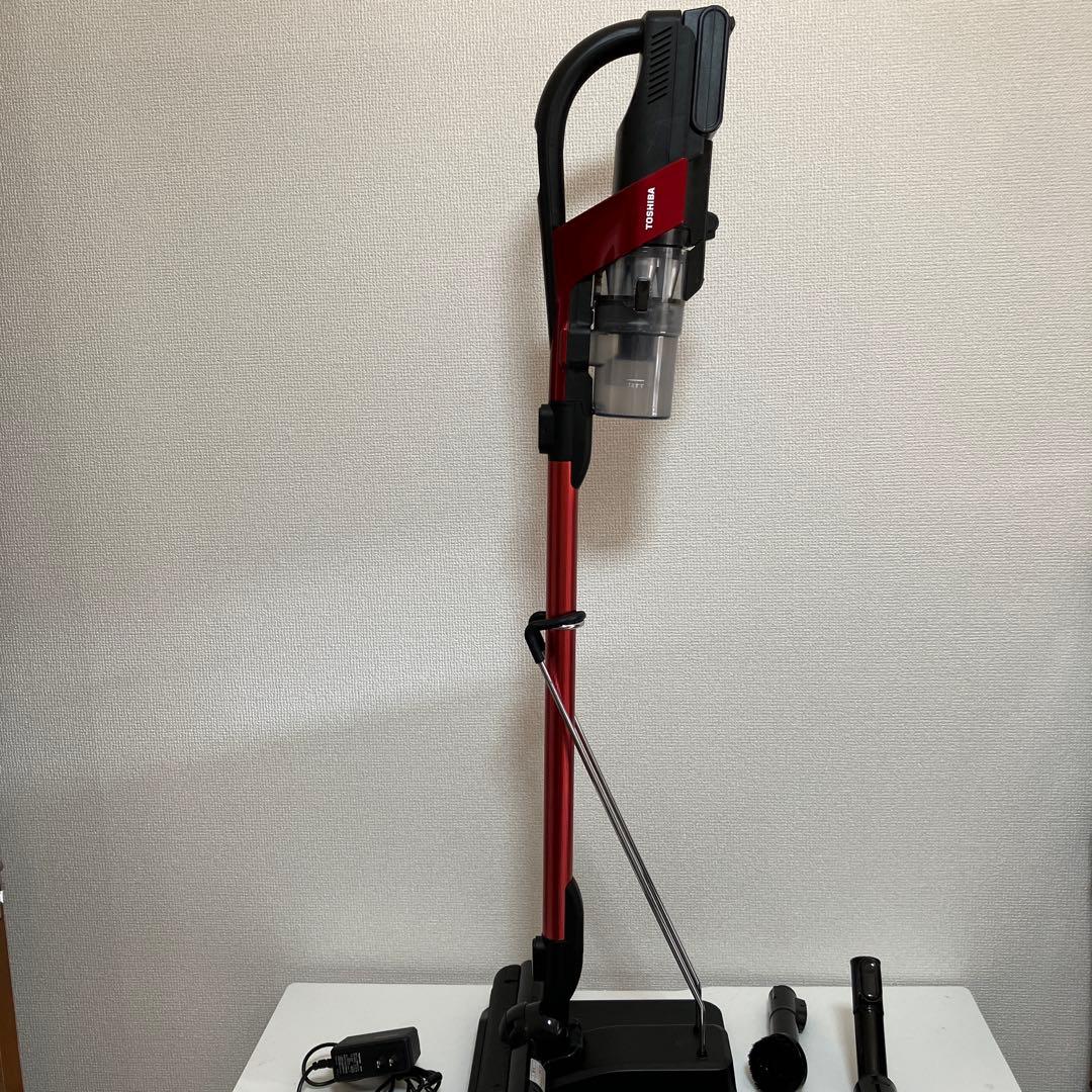東芝　VC-CLX50　サイクロン式コードレスクリーナー　赤　トルネオV　一式 東芝 VC-CLX50 サイクロン式コードレスクリーナー 赤 トルネオV 一式
