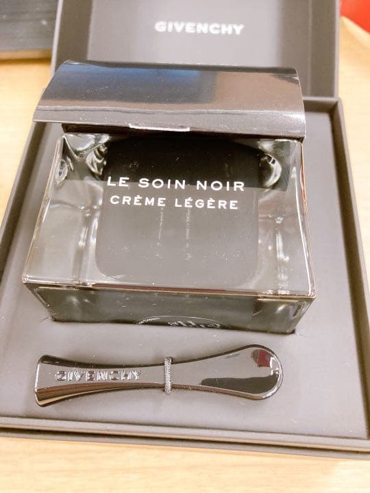 ソワンノワールクレームレジェ プロフ必読❣️ジバンシイ ソワン