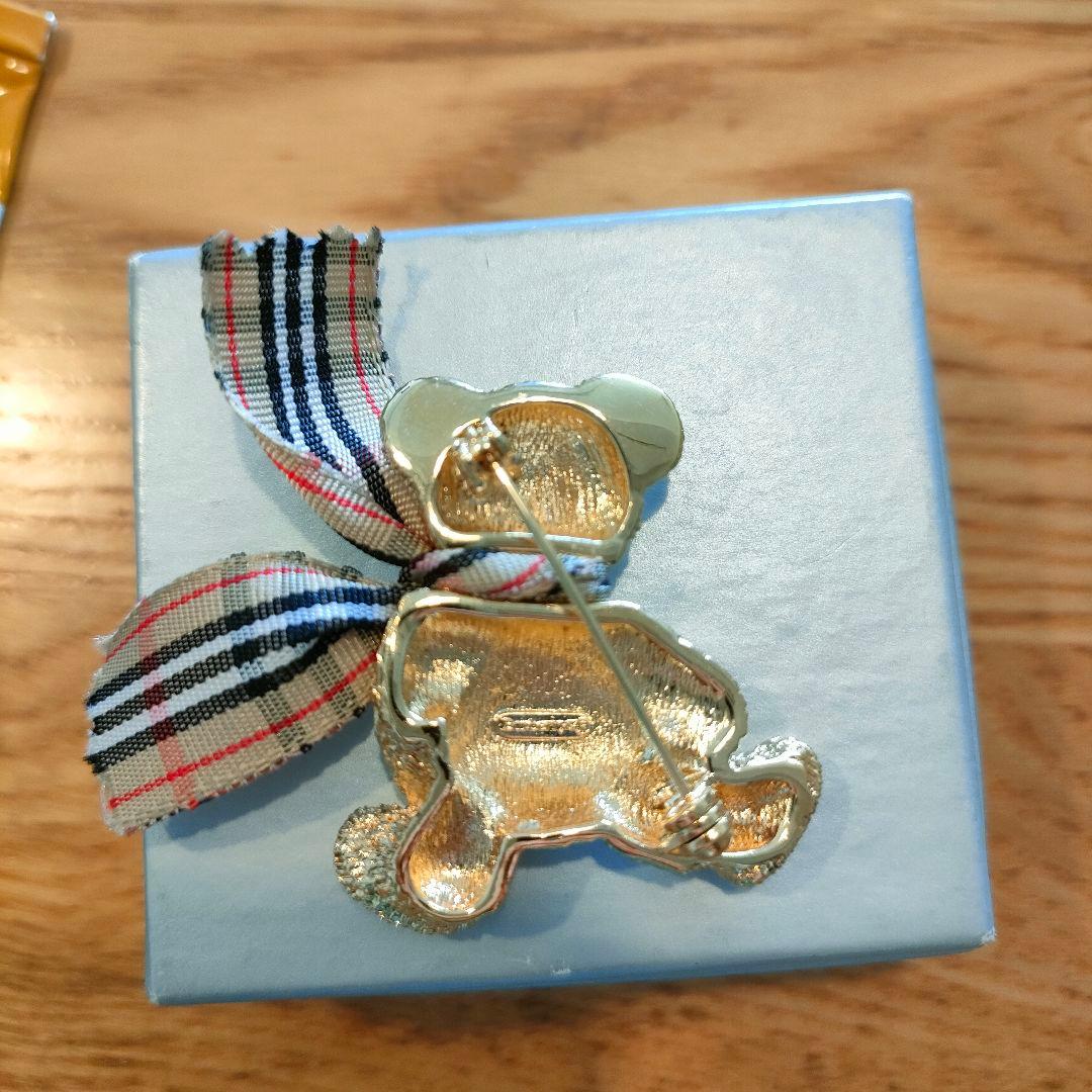 バーバリー 熊 ブローチ ベア ブローチ 付属品なし - メルカリ