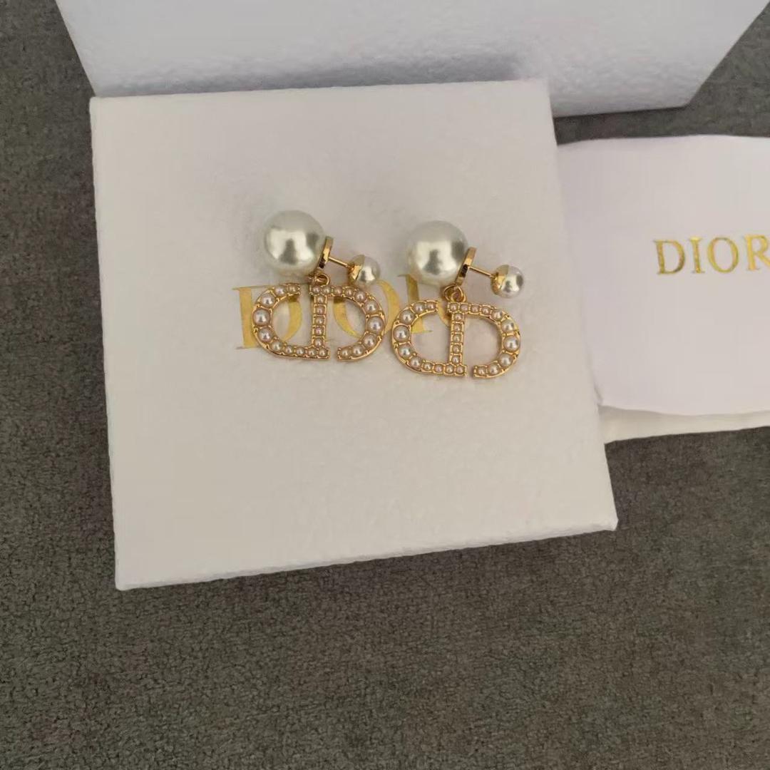 ディオール パールピアス CDロゴ ゴールド 楽天市場】【ディオール】DIOR トライバル パール スター 星 CDロゴ