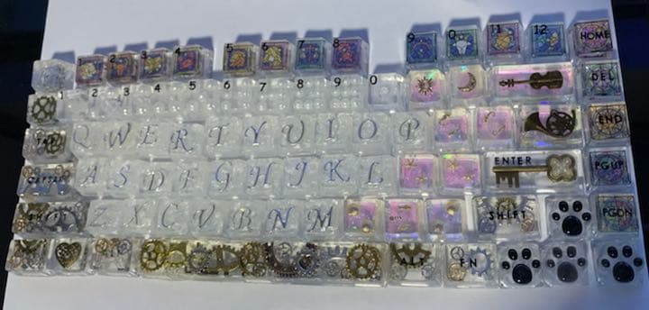 手作り キーキャップ レジン UVレジンでオリジナルキーキャップを作る方法！初心者でも簡単な作り方