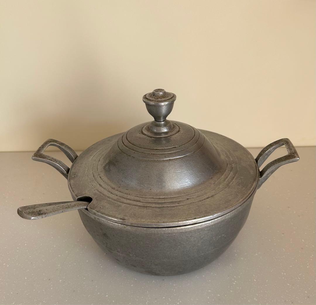 ピューター製　鍋とレードル 深鍋＋浅鍋の一台二役。ステンレス鍋の老舗ビタクラフトが作る