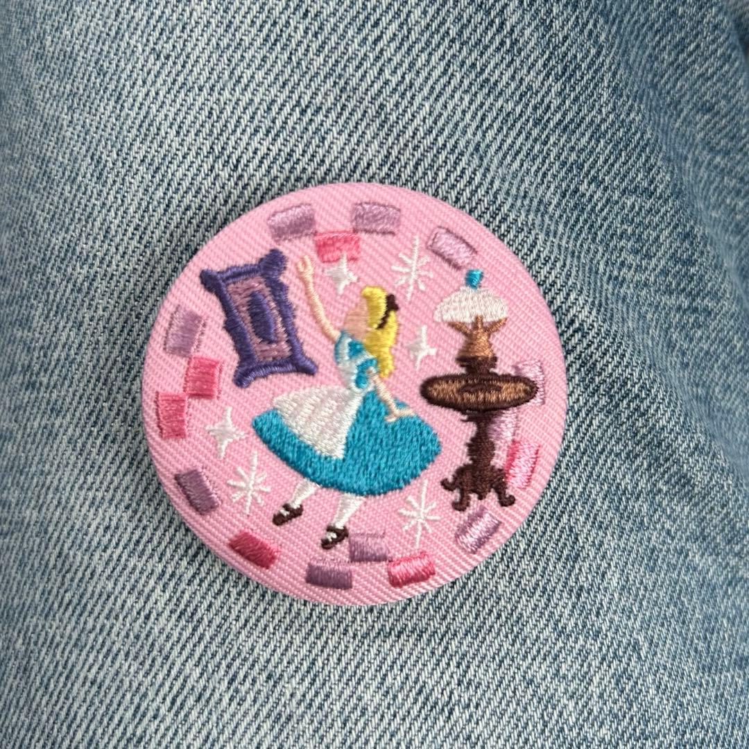 ディズニー 刺繍 缶バッジ アリス - メルカリ