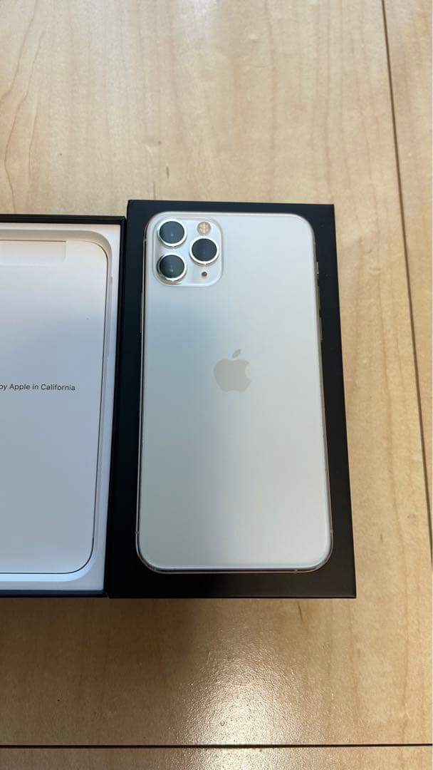 Apple iPhone 11 Pro シルバー 本体 256gb - メルカリ