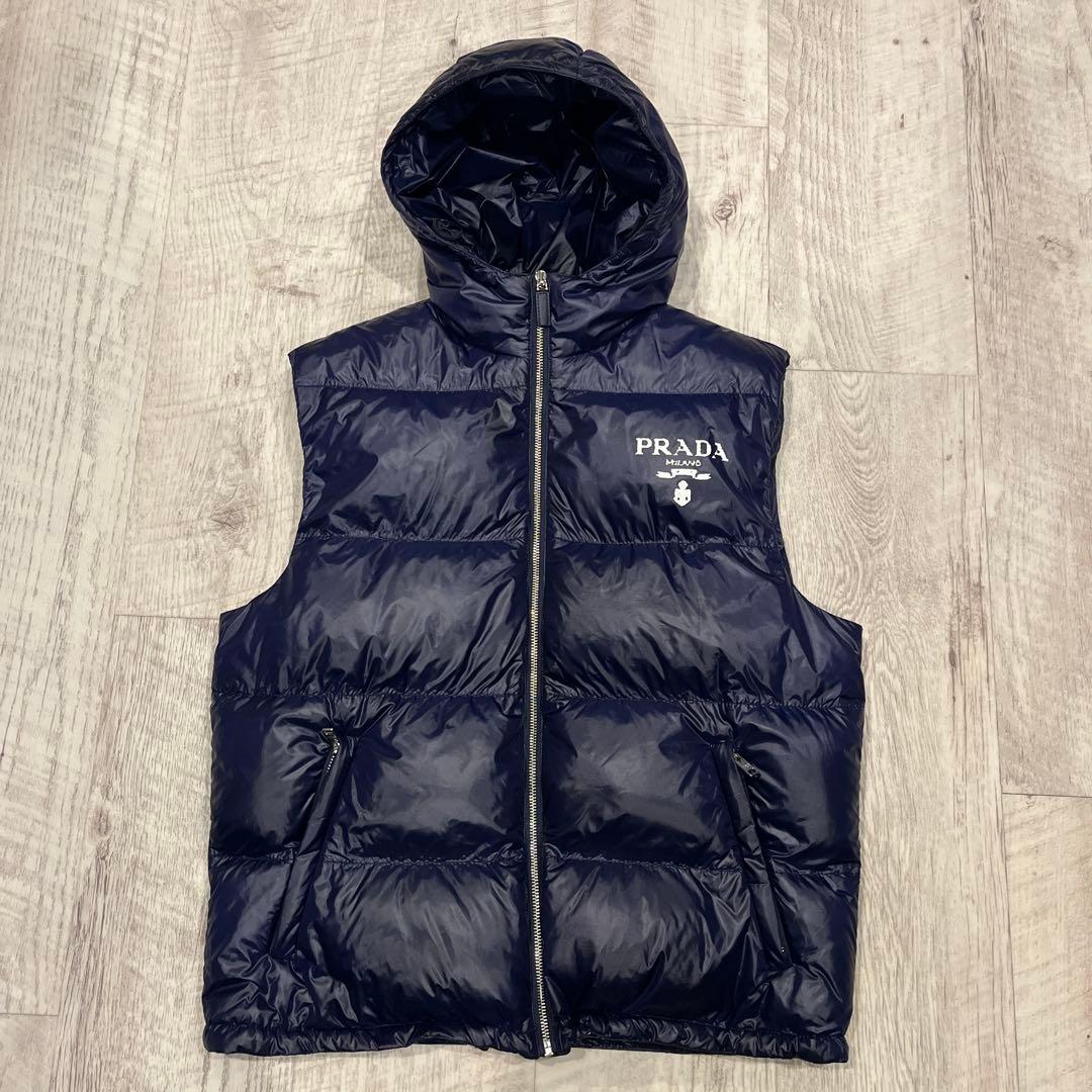 PRADA プラダダウンベスト PRADA】☆送料・関税込☆ナイロン 三角ロゴダウンベスト (PRADA/ダウン