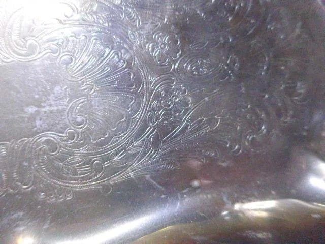 英国銀製品の老舗MFGのレオナルドシルバーの彫刻模様が施された