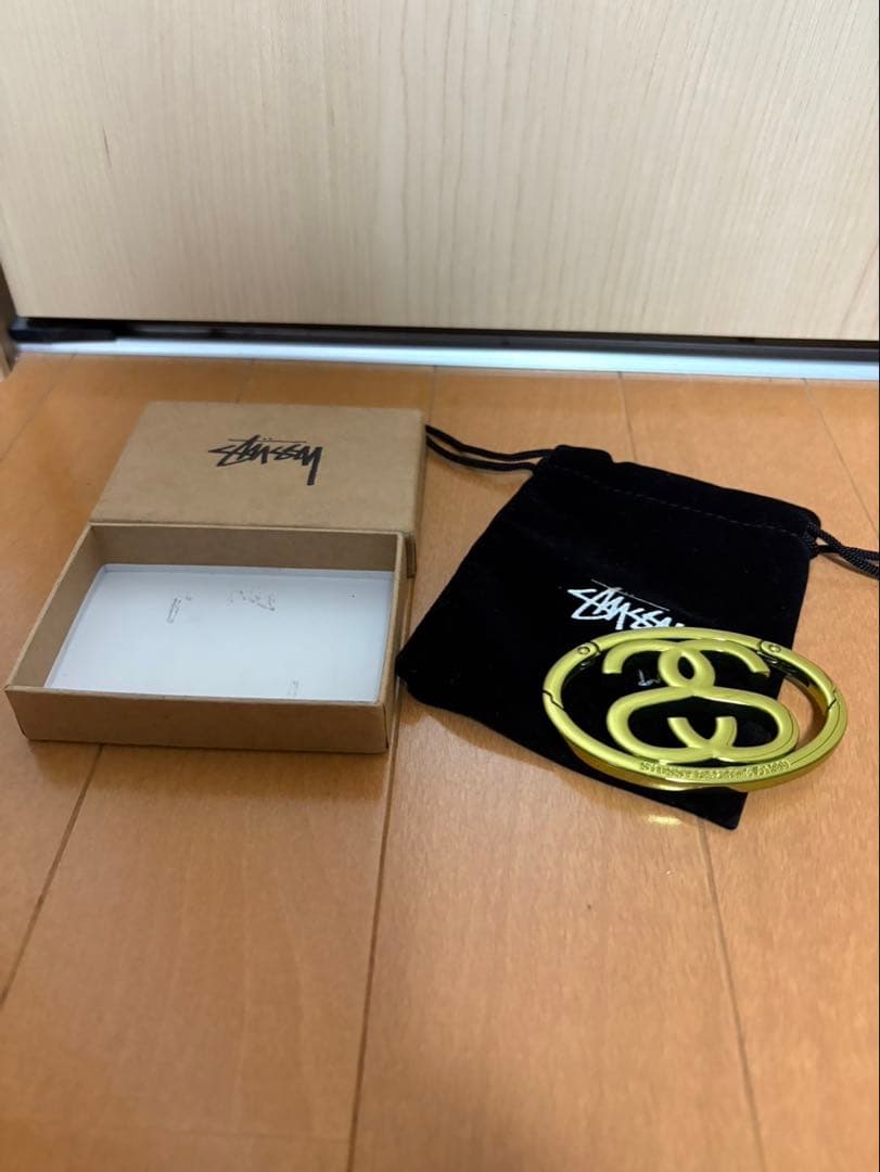 Stussy ゴールド キーホルダー STUSSY（キーホルダー ・ ゴールド/金色系）のフリマアイテム一覧