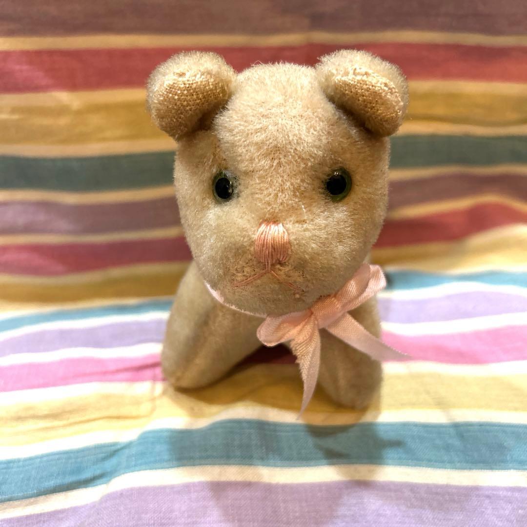 ヴィンテージ　フランスのネコちゃん フランス製ヴィンテージ白磁器猫フィギュア可憐な佇まい