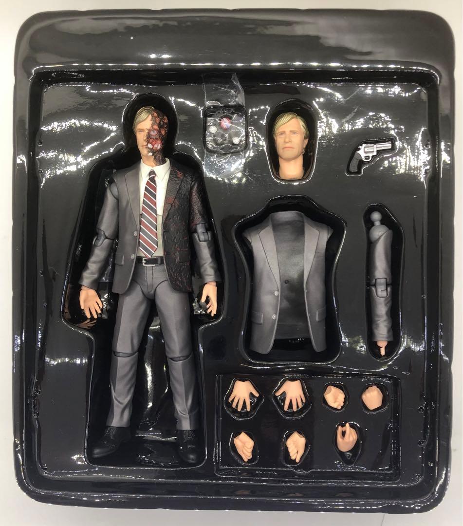 MAFEX ハービー・デント / トゥーフェイス バットマン ダークナイト