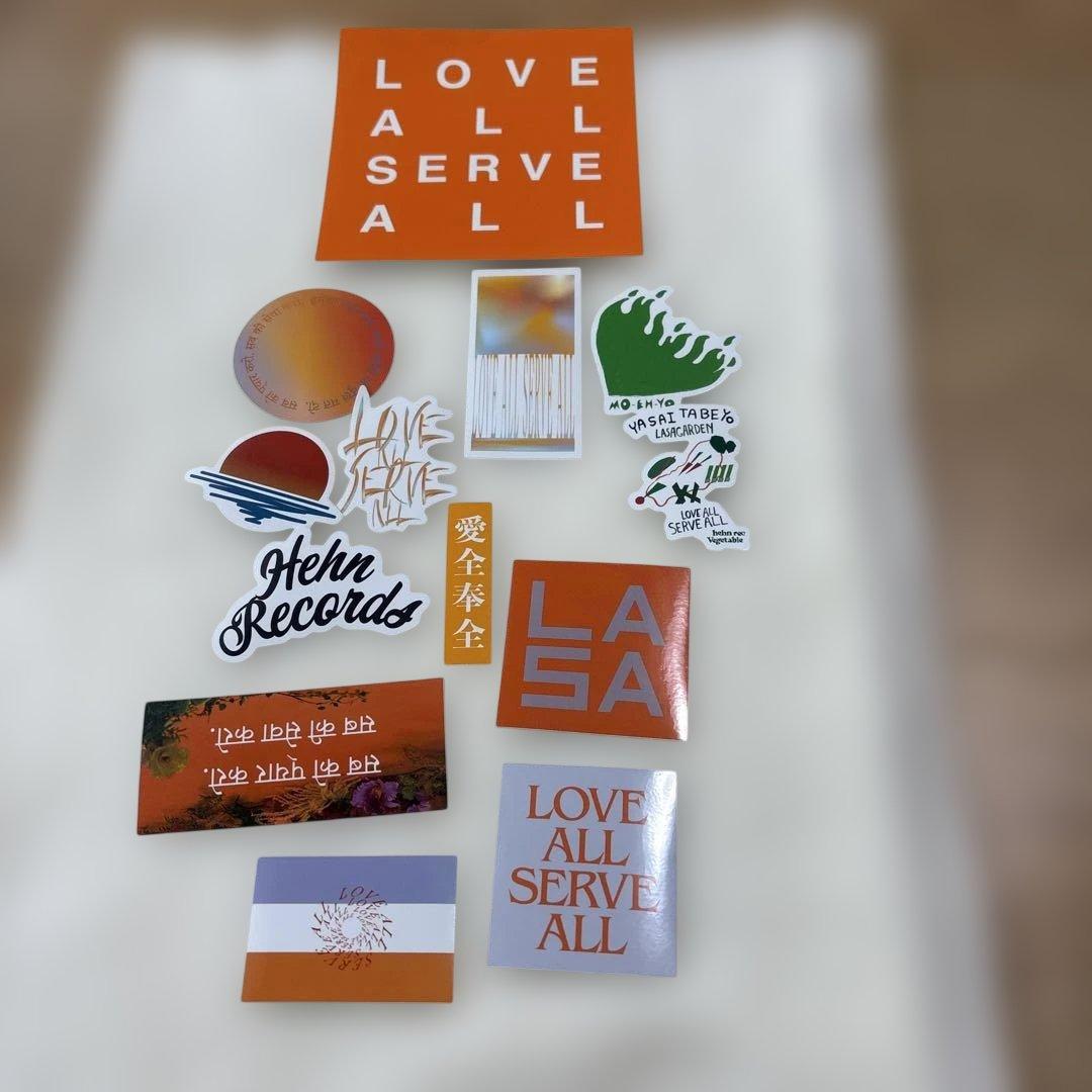 藤井風グッズステッカーセット￼ 「LOVE ALL SERVE ALL」 - メルカリ