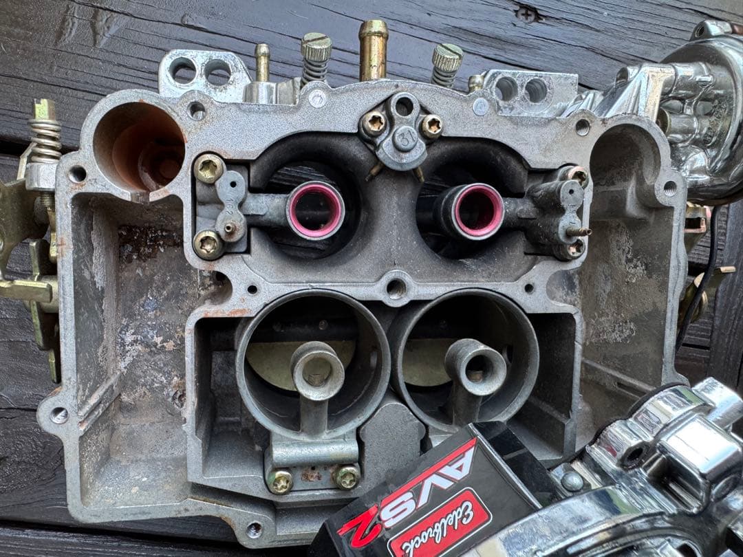 ジャンクEdelbrock AVS2 650fcm OHキット付き - メルカリ